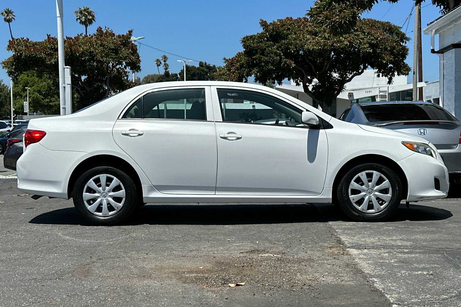 2010 Toyota Corolla LE 4D Sedan