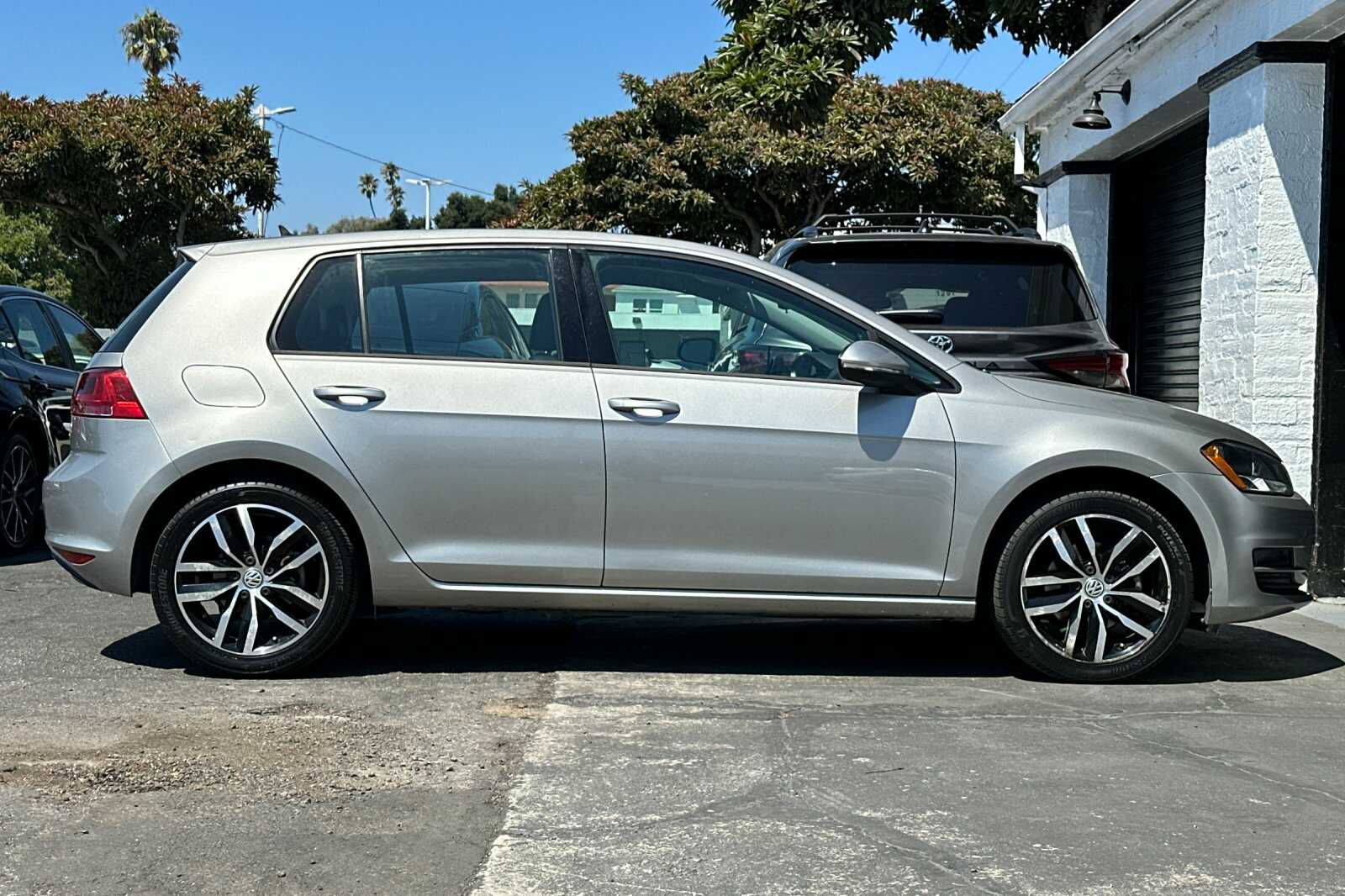 2015 Volkswagen Golf TSI SE 4-Door 4D Hatchback