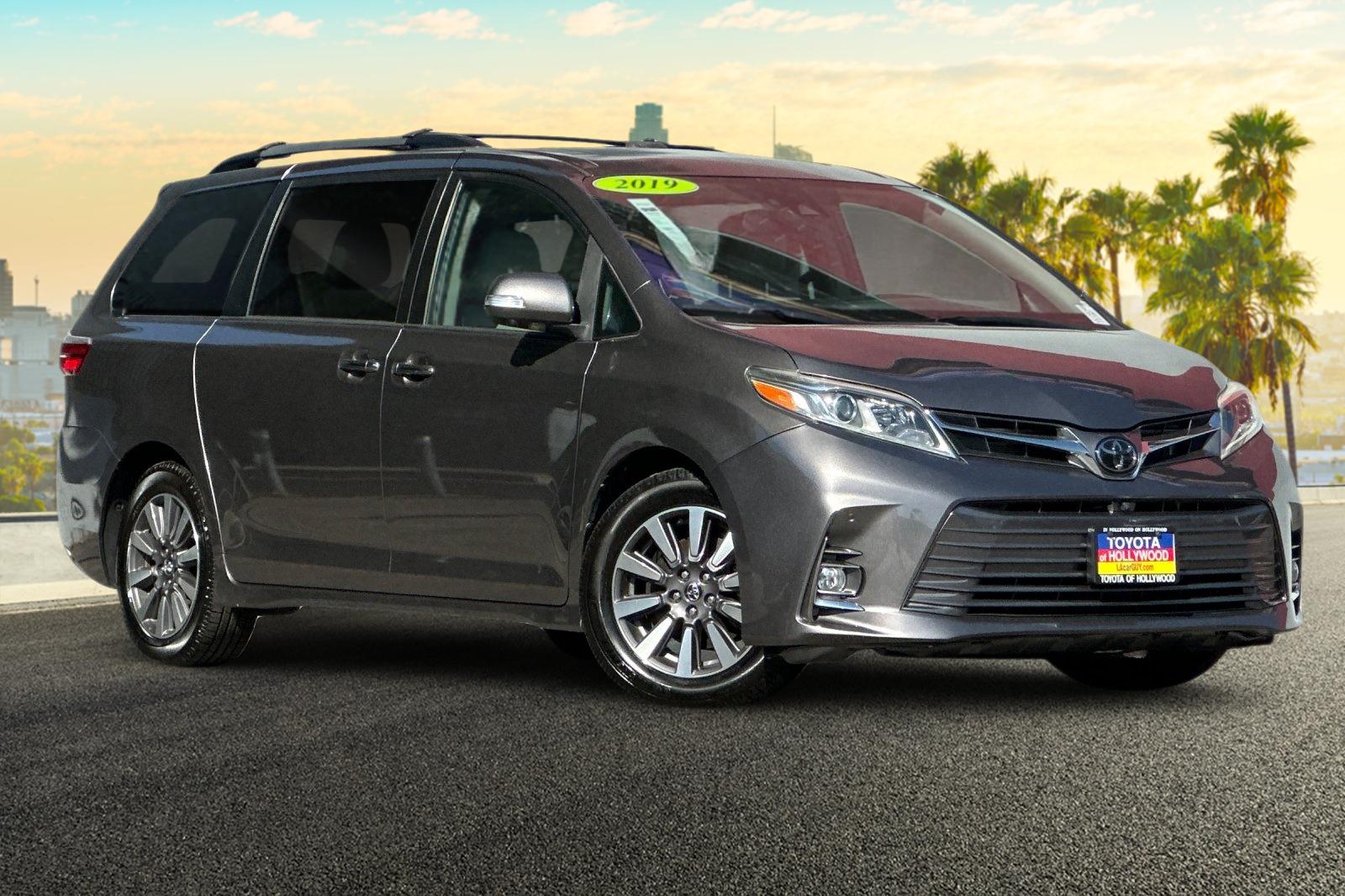 2019 Toyota Sienna Limited 4D Passenger Van