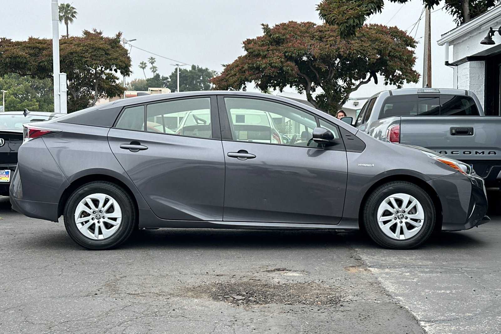 2016 Toyota Prius Two 5D Hatchback