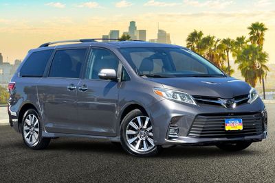 2019 Toyota Sienna Limited 4D Passenger Van